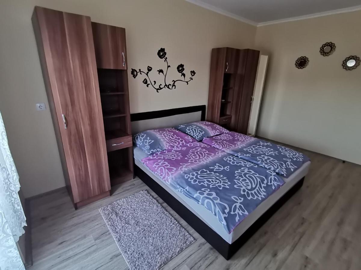 Lea Apartman Harkány Buitenkant foto
