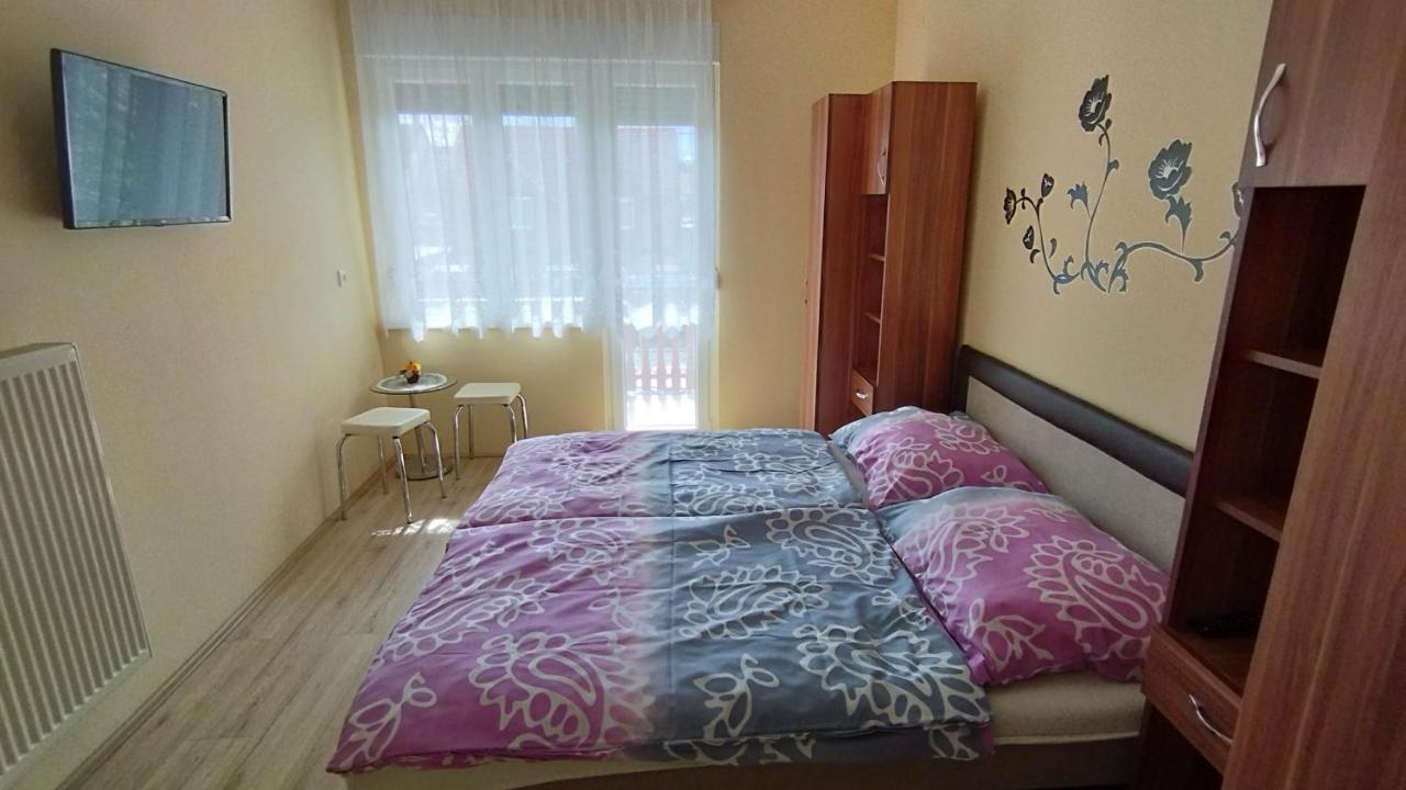 Lea Apartman Harkány Buitenkant foto